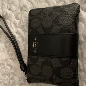 COACH WOMENS Corner Zip Wristlet In Canvas Leather